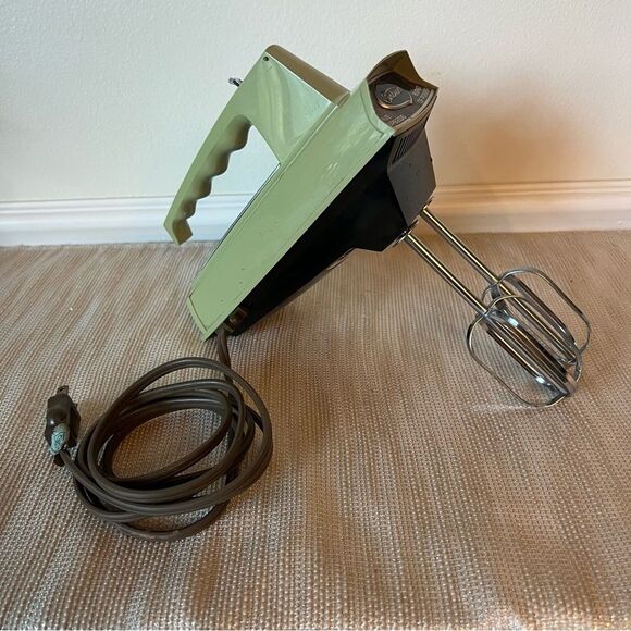 Vintage Sunbeam Mixmaster 5 Speed Electric Hand Mixer Model H-AL AVACADO GREEN - Picture 11 of 13